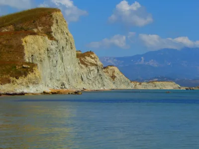 Kayak di Mare alle Grotte di Keri